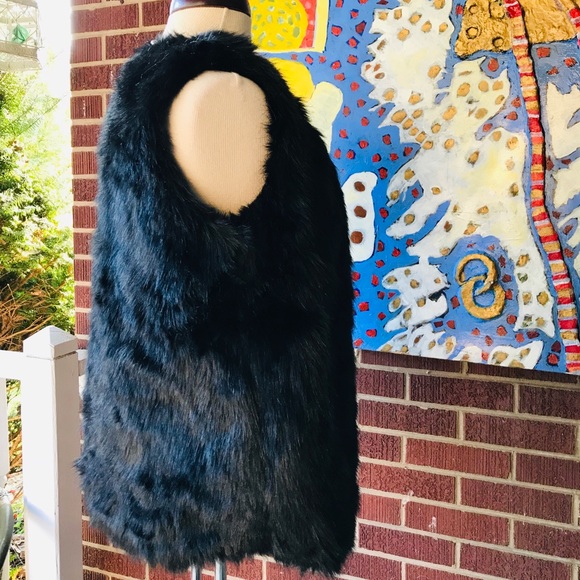 Decree Black Faux Fur Vest - Picture 5 of 7